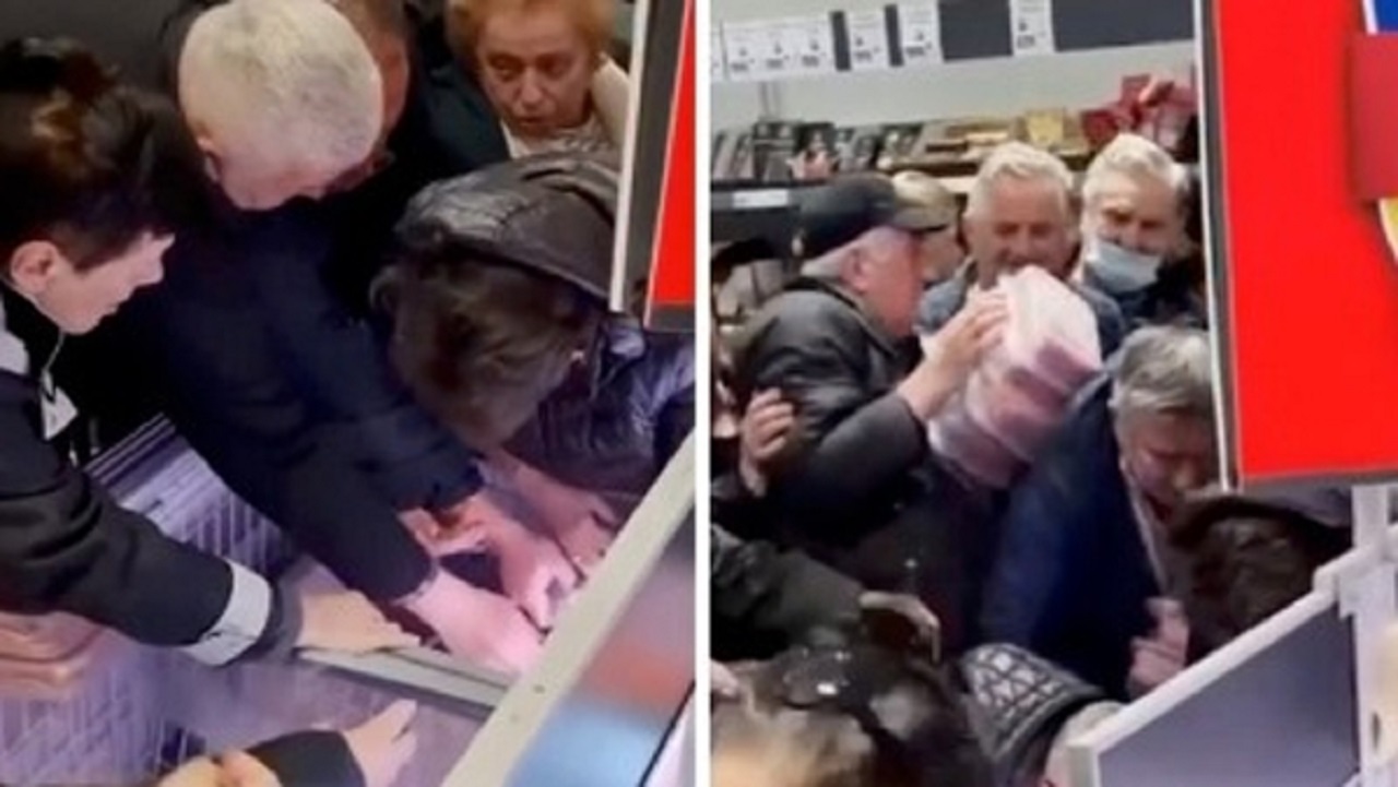 Döbbenetes! Egymást taposva akarták megszerezni a mélyhűtött akciós terméket a nyugdíjasok